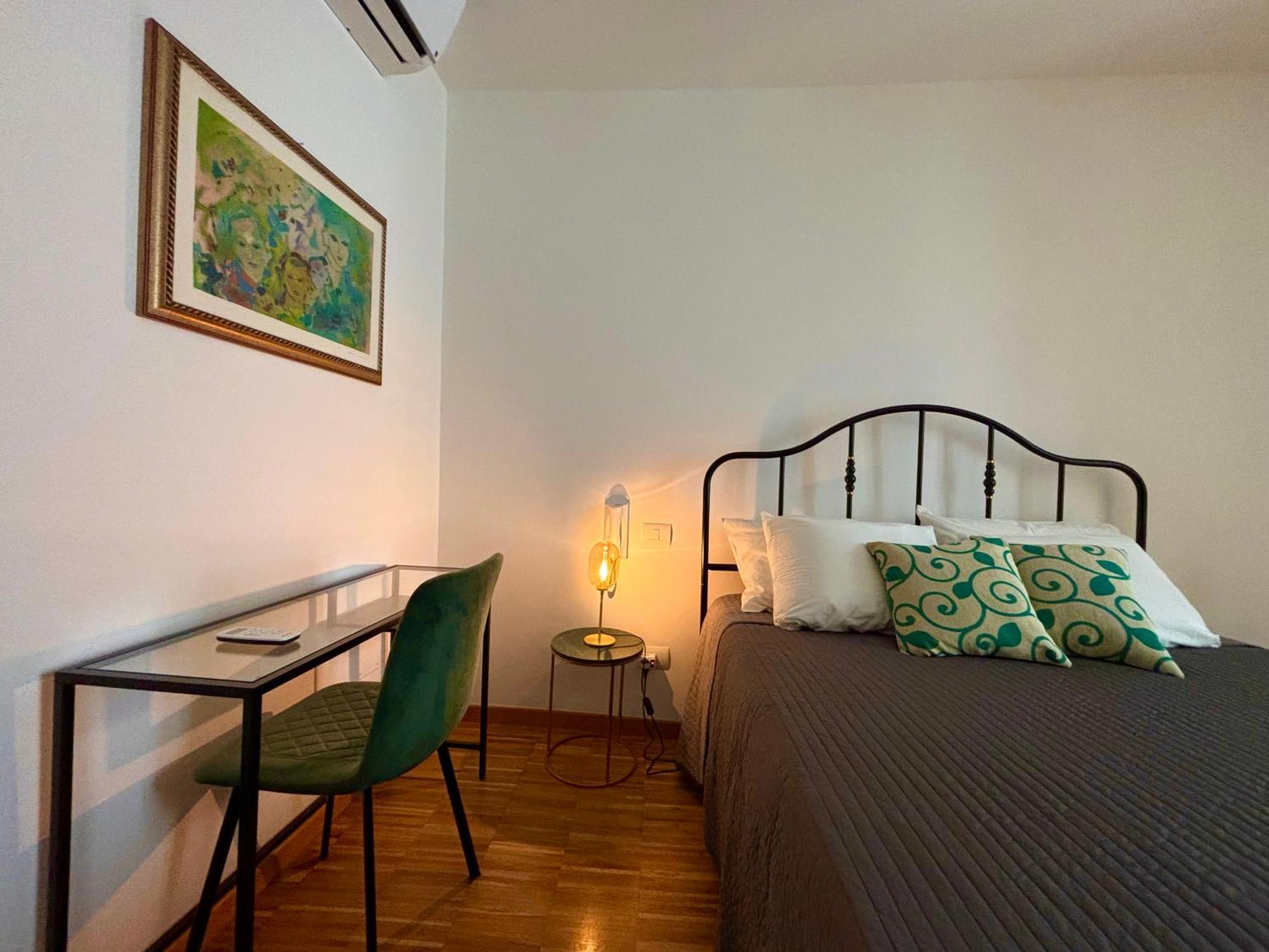 Dadu 14 Hotel Bari Bagian luar foto