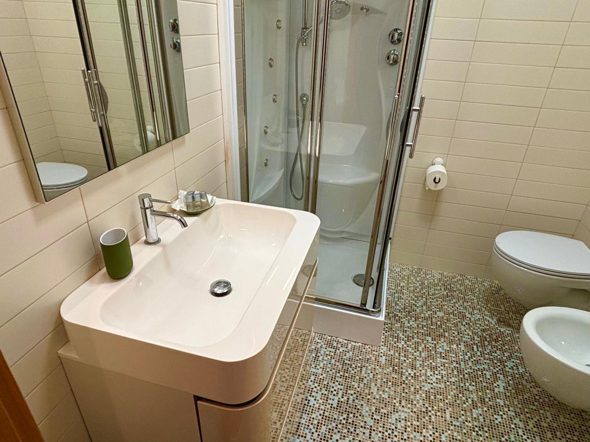 Dadu 14 Hotel Bari Bagian luar foto