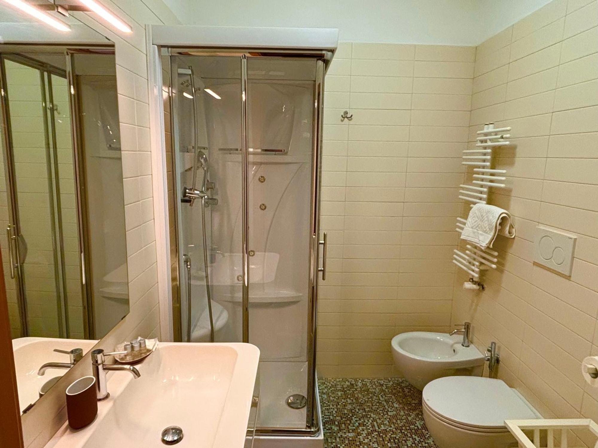 Dadu 14 Hotel Bari Bagian luar foto