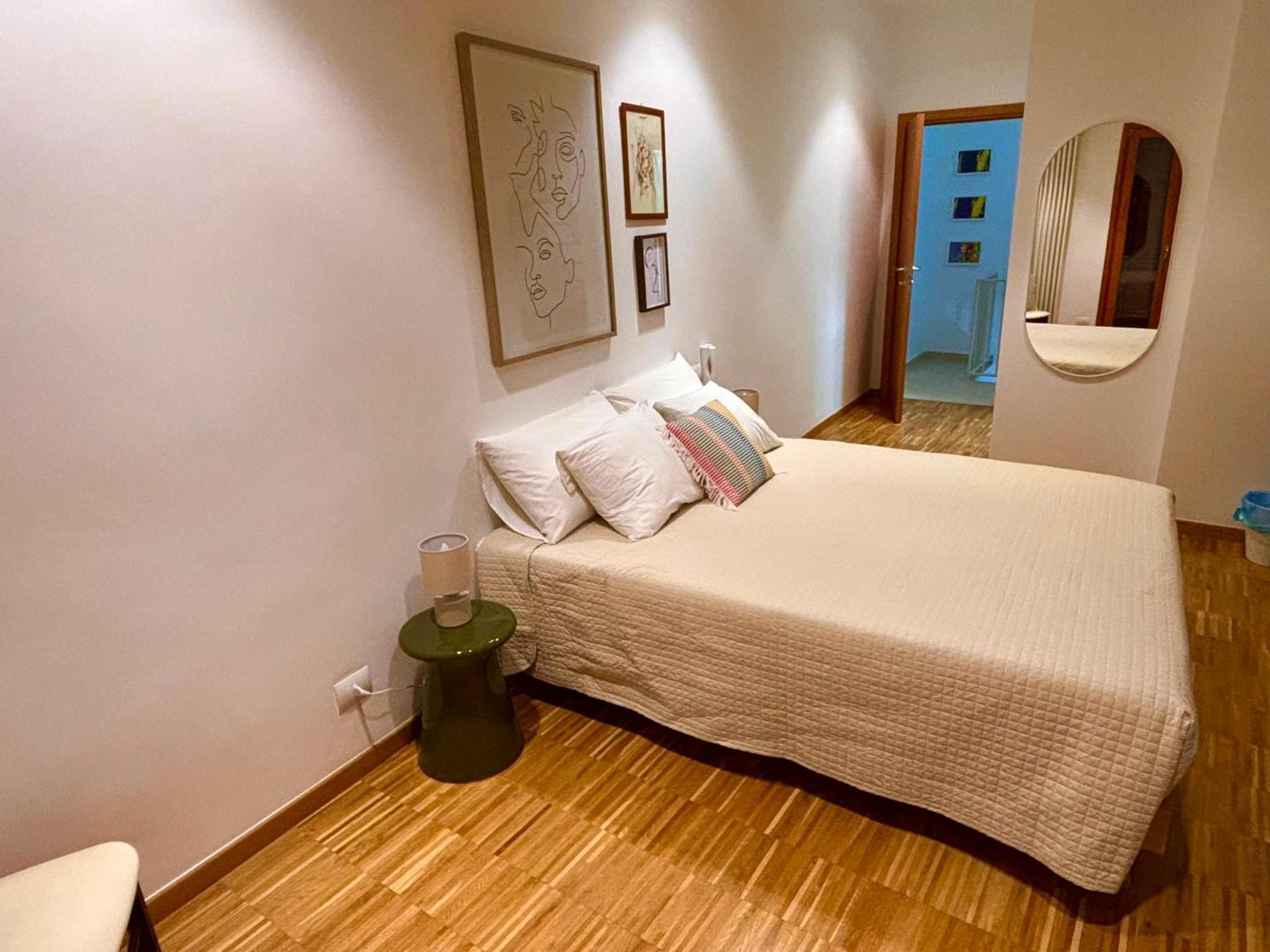 Dadu 14 Hotel Bari Bagian luar foto